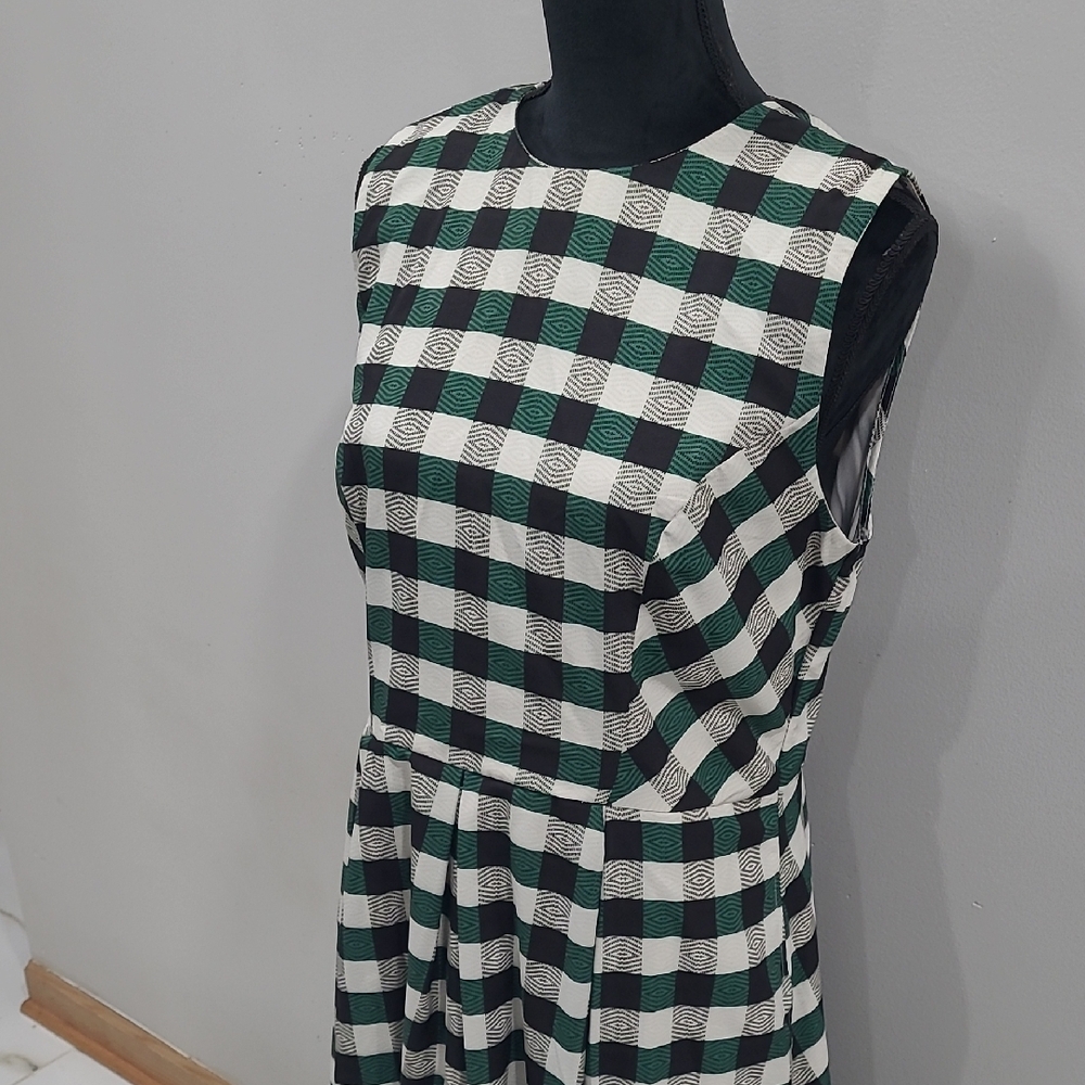 Chic Checkered Sleeveless Dress